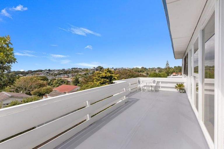 Photo of property in 10 Lawry Street, Moturoa, New Plymouth, 4310