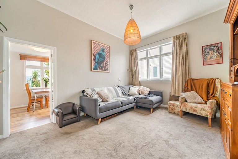 Photo of property in 9 East Street, Petone, Lower Hutt, 5012