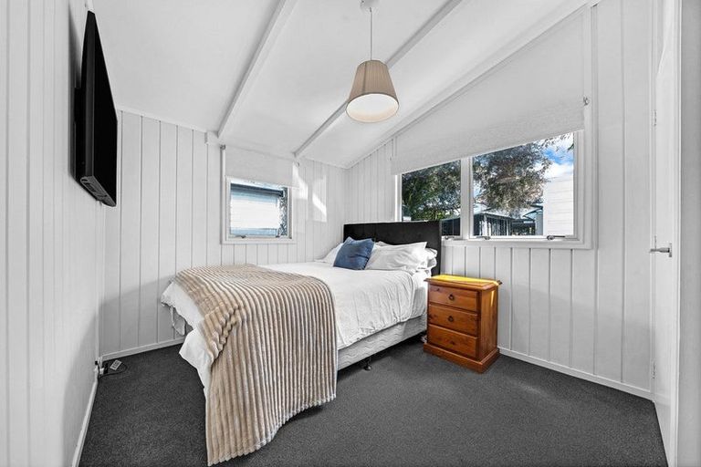 Photo of property in 98 Torkar Road, Clarks Beach, 2122