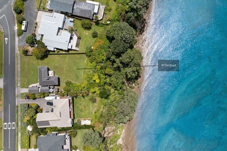 Photo of property in 97 Tiri Road, Tindalls Beach, Whangaparaoa, 0930