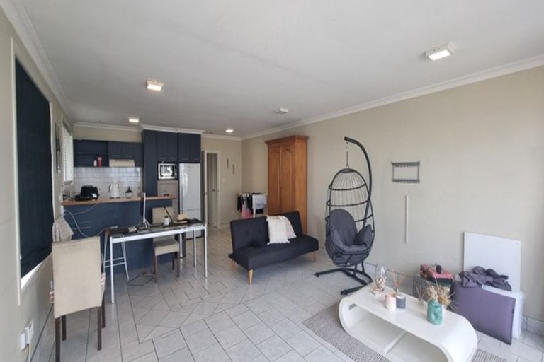 Photo of property in 2/171 Marine Parade, Mount Maunganui, 3116