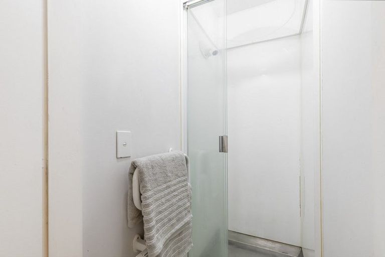 Photo of property in 1/5 Hopper Street, Mount Cook, Wellington, 6011