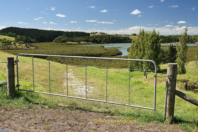 Photo of property in 1 Matahehe Lane, Tinopai, 0593