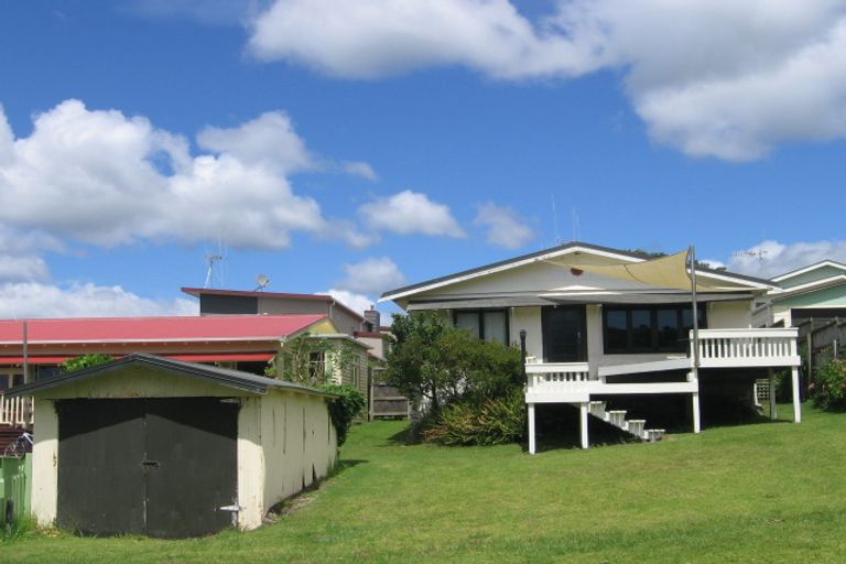Photo of property in 5 Hinemoa Road, Waihi Beach, 3611