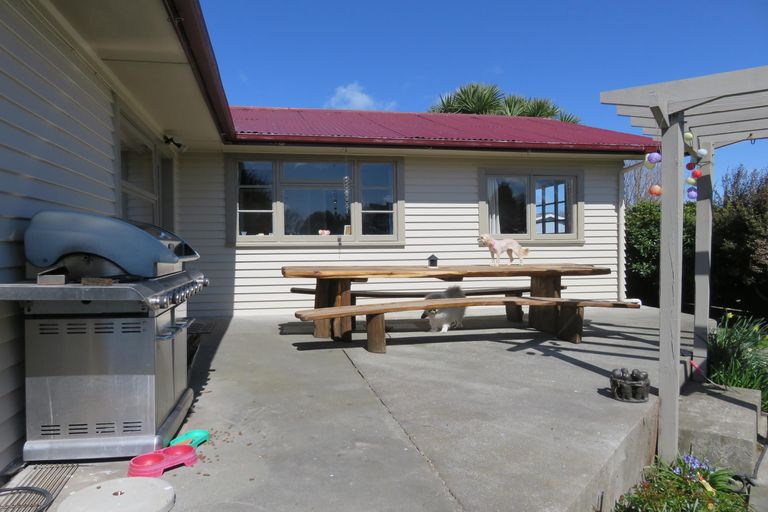 Photo of property in 1 Erskine Street, Winchester, 7985