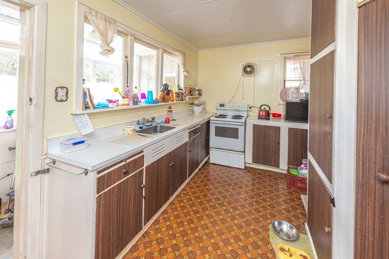 Photo of property in 53 Swiss Avenue, Gonville, Whanganui, 4501