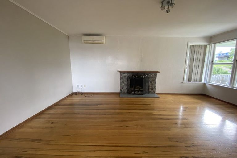 Photo of property in 5 Segedin Place, Glenfield, Auckland, 0629