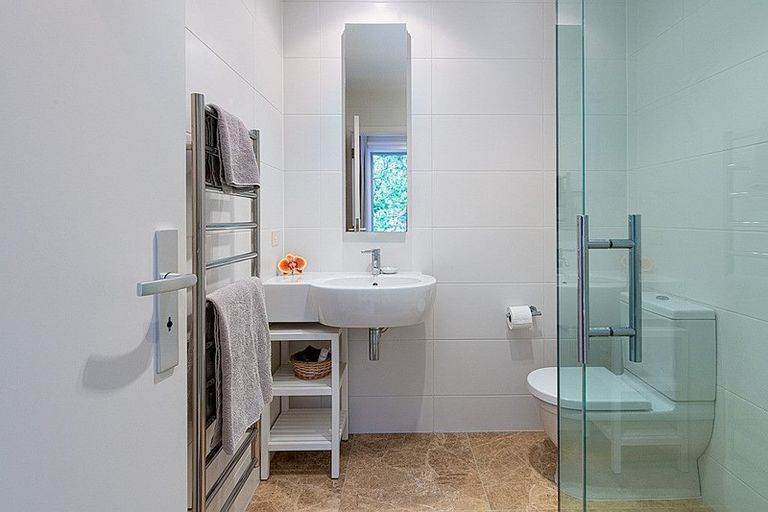 Photo of property in 14a Gibbons Road, Takapuna, Auckland, 0622