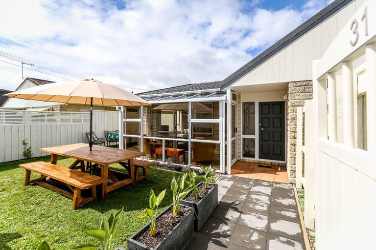 Photo of property in 31 Barrett Street, Westown, New Plymouth, 4310