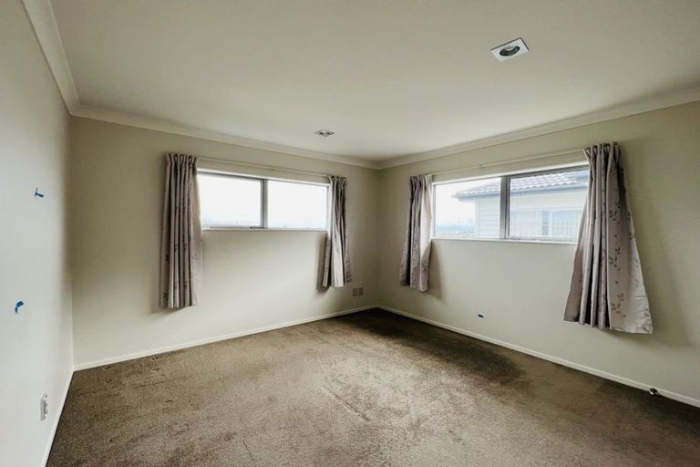 Photo of property in 16 Kira Road, Flat Bush, Auckland, 2016
