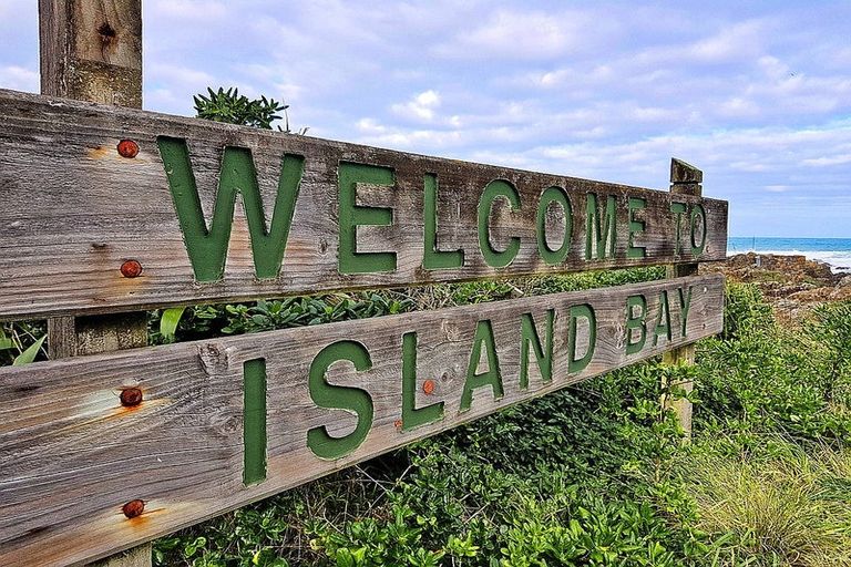 Photo of property in 98 Melbourne Street, South Dunedin, Dunedin, 9012