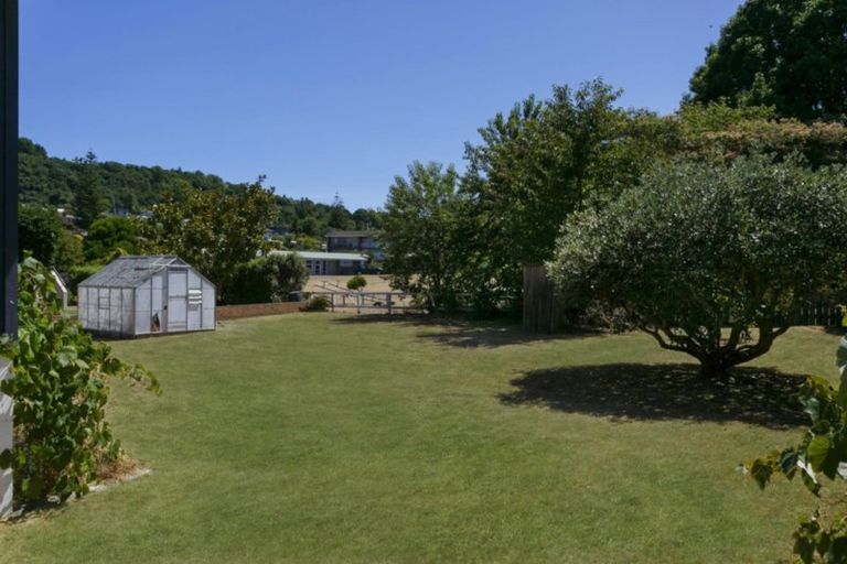 Photo of property in 5 Winston Street, Acacia Bay, Taupo, 3330