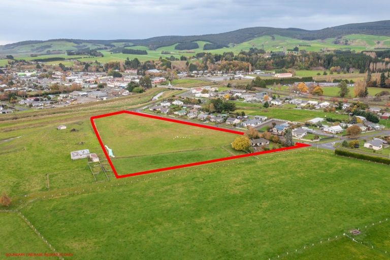 Photo of property in 24 Harbison Street, Otautau, 9610