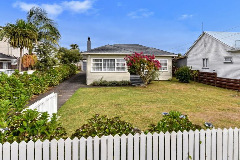 Photo of property in 218 St George Street, Papatoetoe, Auckland, 2025