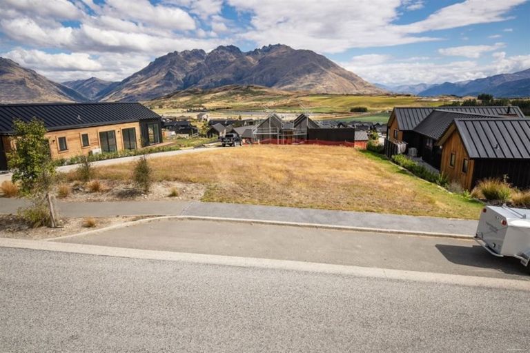 Photo of property in 19 Falconer Rise, Jacks Point, Queenstown, 9371