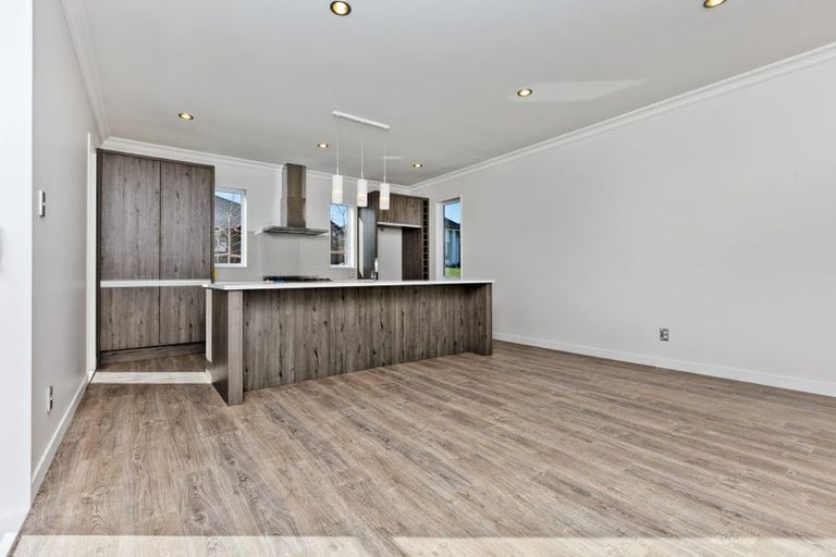 Photo of property in 10 Seafort Lane, Silverdale, 0932