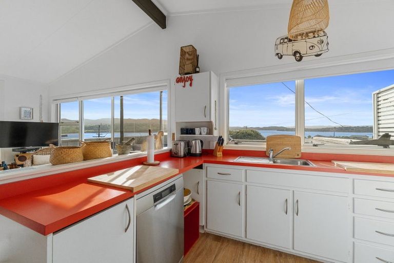 Photo of property in 8 Wainamu Road, Raglan, 3297
