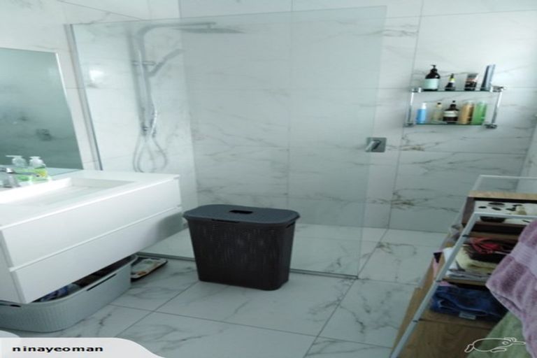 Photo of property in 2/61 Forrest Hill Road, Milford, Auckland, 0620