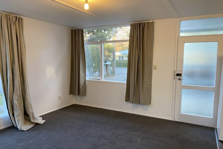 Photo of property in 1/12 Wood Street, Wallaceville, Upper Hutt, 5018