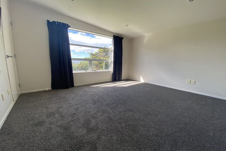 Photo of property in 38b Ruskin Road, Newlands, Wellington, 6037