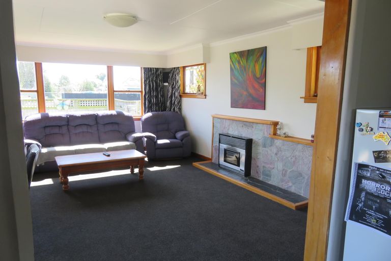 Photo of property in 1 Erskine Street, Winchester, 7985