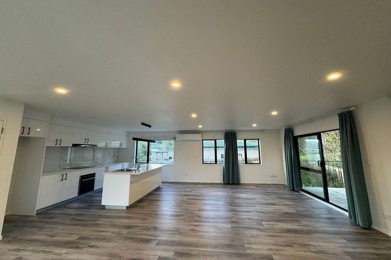 Photo of property in 11 Apple Lane, Henderson, Auckland, 0610