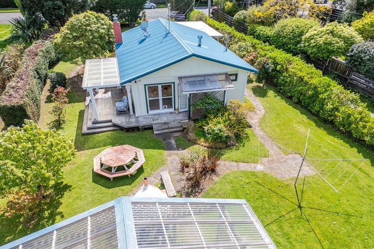 Photo of property in 56 Te Moana Road, Waikanae Beach, Waikanae, 5036
