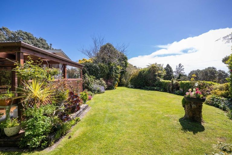 Photo of property in 2 Byron Place, Whalers Gate, New Plymouth, 4310