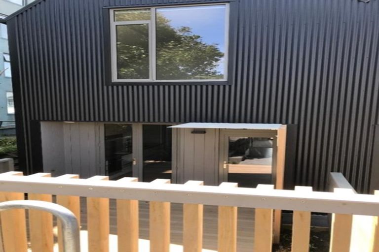 Photo of property in 383 Adelaide Road, Newtown, Wellington, 6021