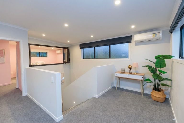 Photo of property in 46 Domett Street, Newlands, Wellington, 6037