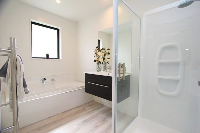 Photo of property in 17 Northmoor Boulevard, Rolleston, 7615