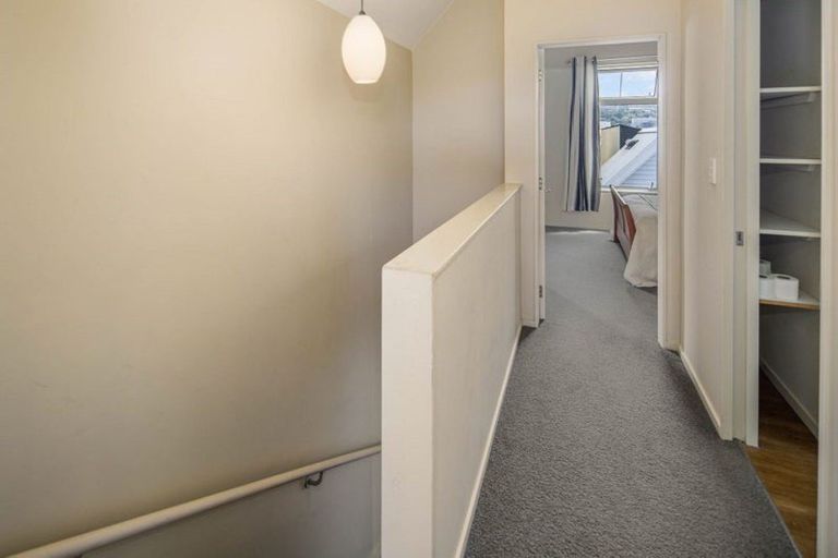 Photo of property in Pirie Street Townhouses, 27/35 Pirie Street, Mount Victoria, Wellington, 6011