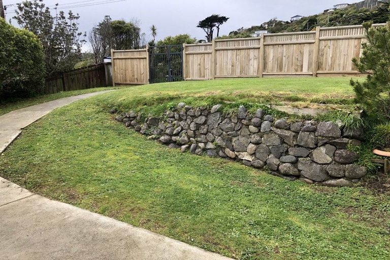 Photo of property in 6 Sheridan Terrace, Johnsonville, Wellington, 6037