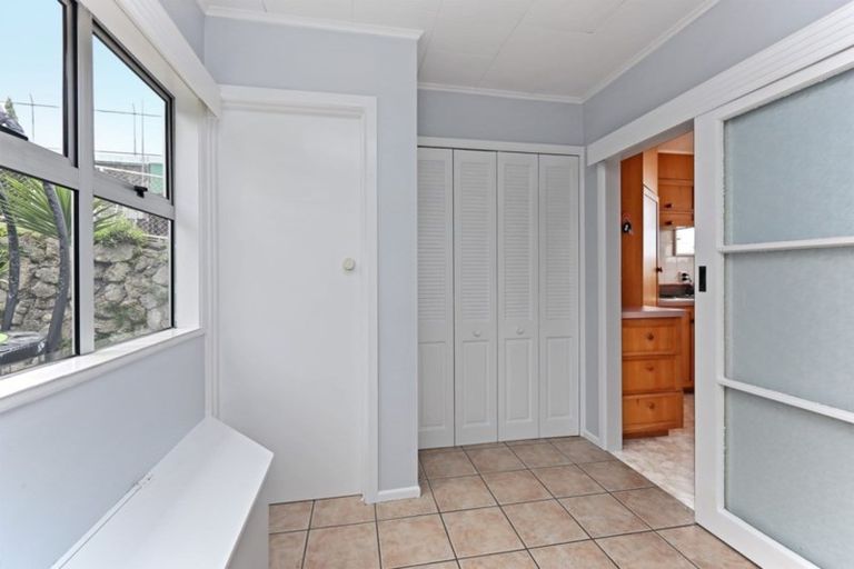 Photo of property in 3 Oliver Road, Hospital Hill, Napier, 4110