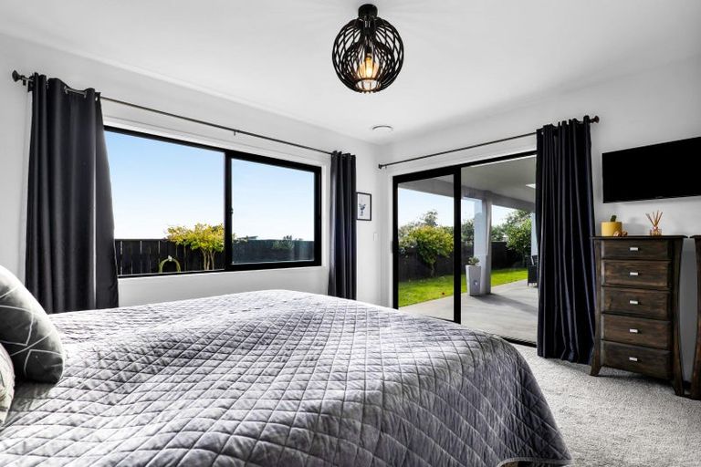 Photo of property in 4 Cessna Lane, Glen Avon, New Plymouth, 4312