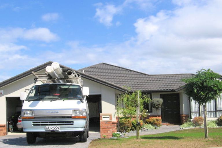 Photo of property in 9 Sunvista Avenue, Oteha, Auckland, 0632