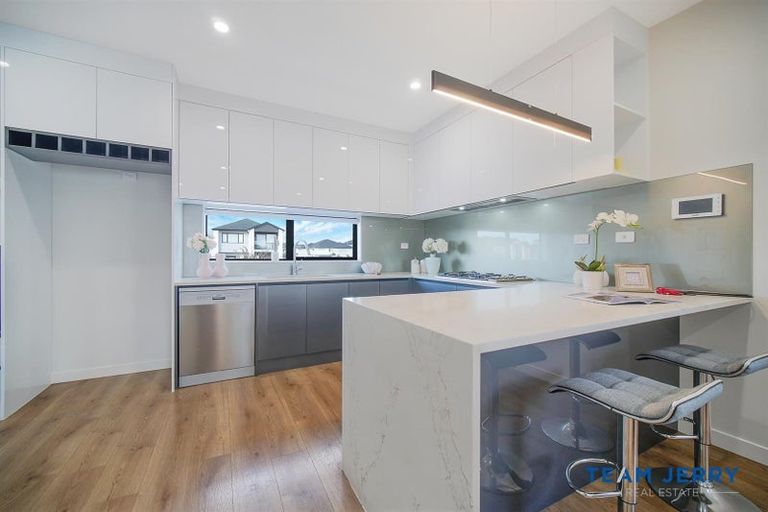 Photo of property in 22 Laquinta Place, Flat Bush, Auckland, 2019