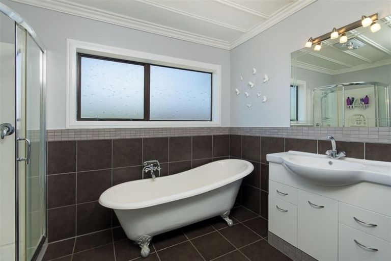 Photo of property in 13 Bollard Road, Tuakau, 2121