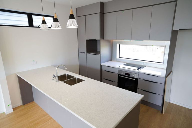 Photo of property in 5/19 Kingdale Road, Henderson, Auckland, 0610