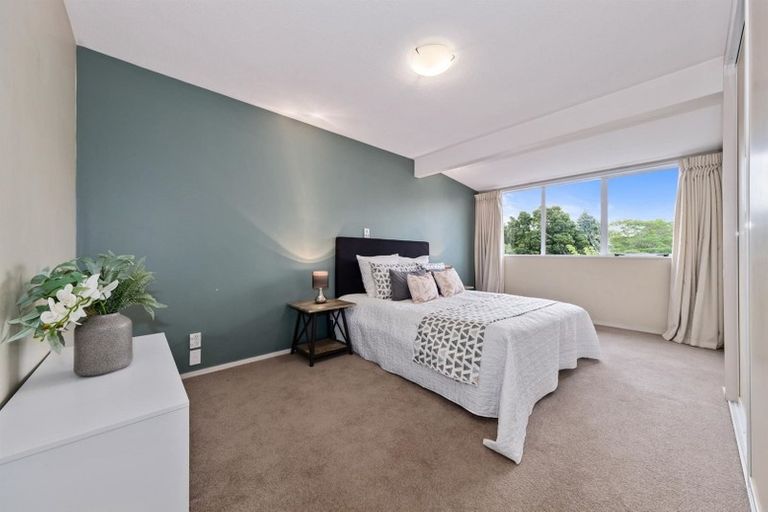 Photo of property in 1 Whaka Terrace, Huntsbury, Christchurch, 8022