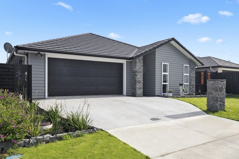 Photo of property in 4 Cook Drive, Tuakau, 2121