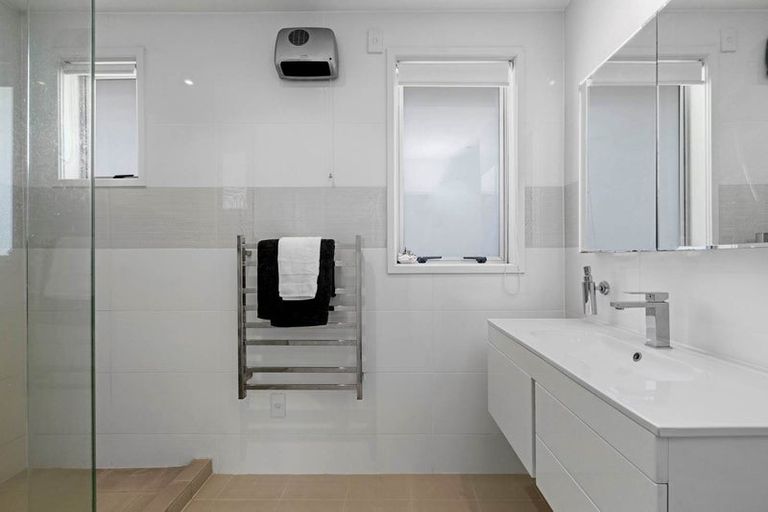 Photo of property in 5 Freya Place, Torbay, Auckland, 0630