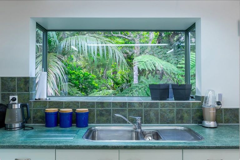 Photo of property in 153 Woodlands Park Road, Titirangi, Auckland, 0604