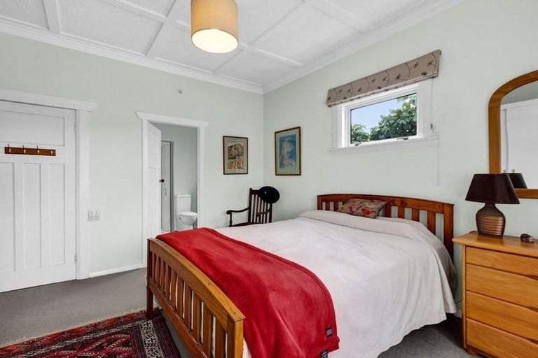 Photo of property in 4 Price Street, Westown, New Plymouth, 4310