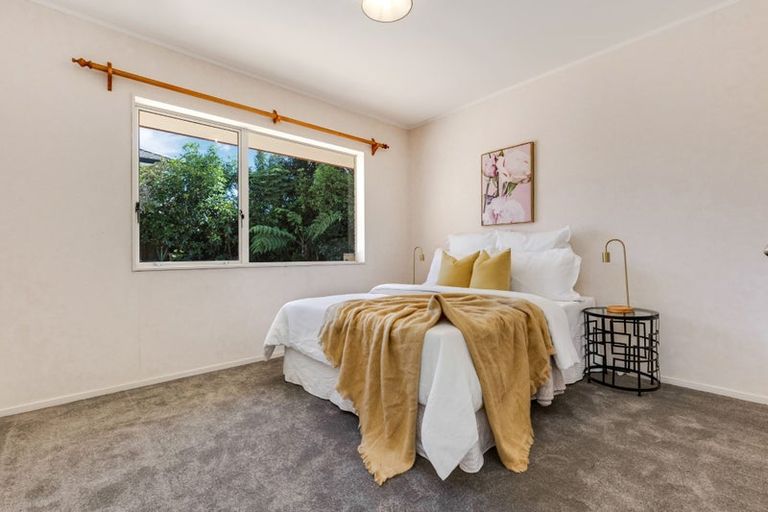 Photo of property in 10 Stewart Gibson Place, Manurewa, Auckland, 2105