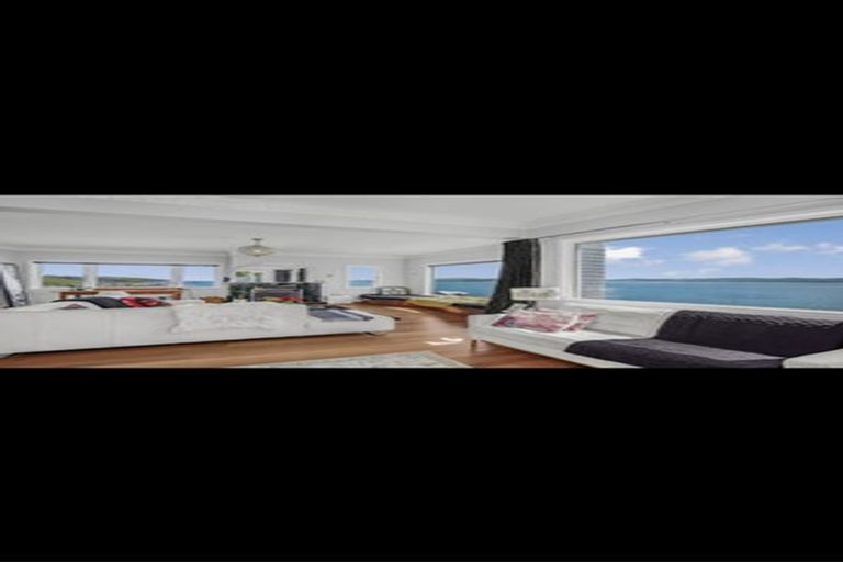 Photo of property in 58 Ferry Road, Days Bay, Lower Hutt, 5013