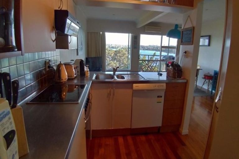 Photo of property in 2/198 Hurstmere Road, Takapuna, Auckland, 0622