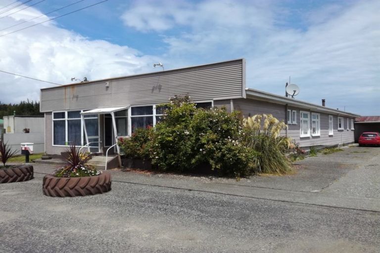 Photo of property in 85 Half Mile Road, Tuatapere, 9620