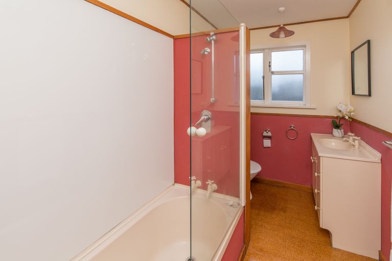 Photo of property in 44 Windermere Road, Papanui, Christchurch, 8053