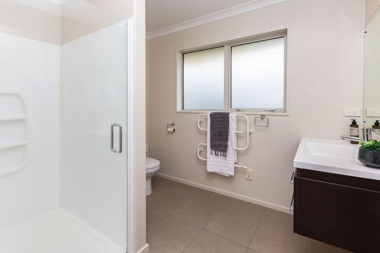 Photo of property in 42 Westpark Drive, Burnside, Christchurch, 8053